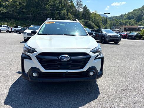 Used 2024 Subaru Outback Premium image 7