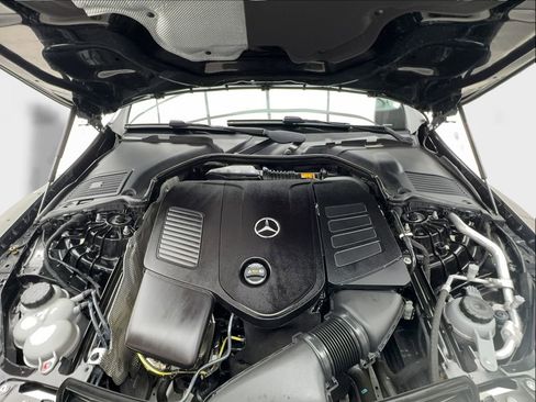 Used 2025 Mercedes-Benz C 300 4MATIC Sedan image 18