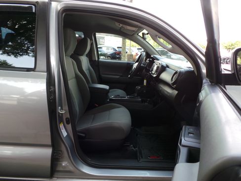 Used 2018 Toyota Tacoma SR w/ SR Convenience Package RWD image 42