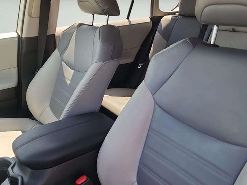 Used 2021 Toyota RAV4 XLE Premium AWD/4WD image 10