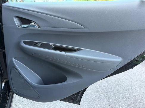 Used 2020 Chevrolet Bolt LT FWD image 20