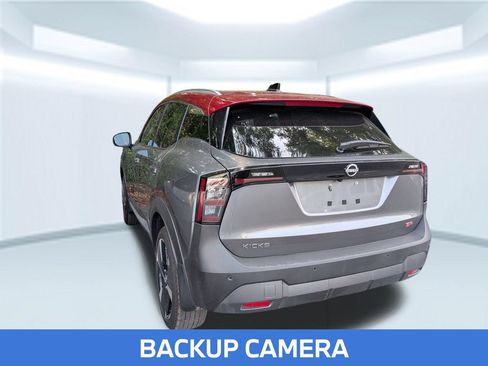 Used 2026 Nissan Kicks SR FWD image 2