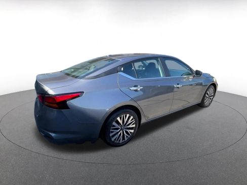 Used 2025 Nissan Altima 2.5 SV image 21