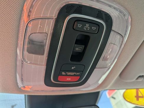 Used 2024 Hyundai Elantra Limited FWD image 16