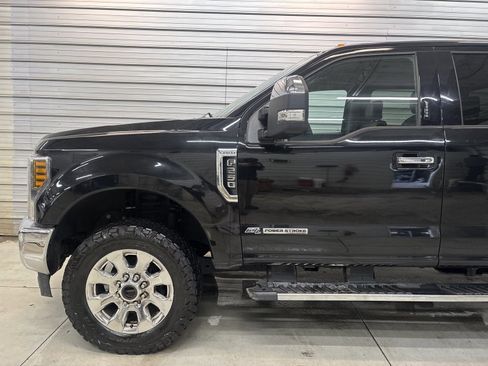 Used 2018 Ford F250 Lariat w/ Lariat Ultimate Package image 3