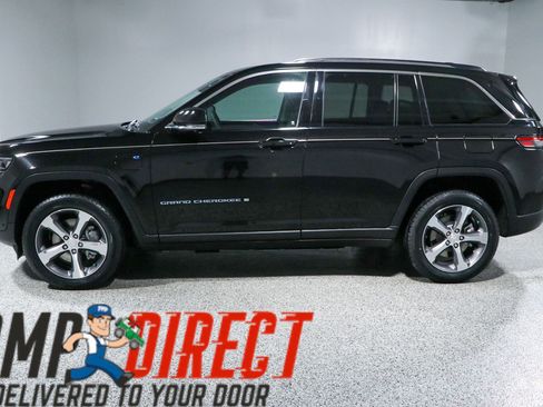 Used 2022 Jeep Grand Cherokee Limited 4xe w/ Luxury Tech Group II AWD/4WD image 10