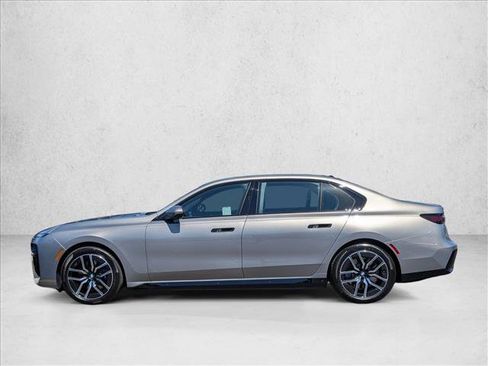 Used 2026 BMW i7 xDrive60 AWD/4WD image 9
