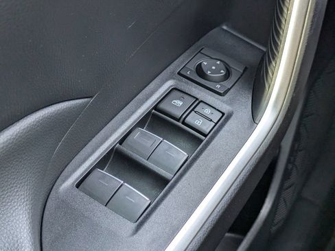 Used 2022 Toyota RAV4 XLE w/ Convenience Package FWD image 25