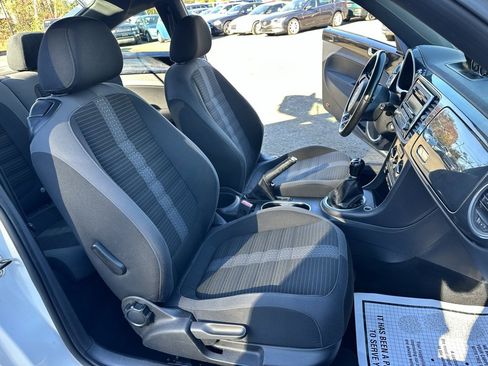 Used 2012 Volkswagen Beetle 2.0T image 23
