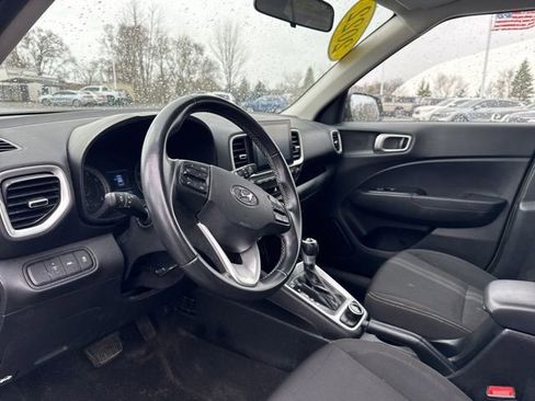 Used 2022 Hyundai Venue SEL image 6