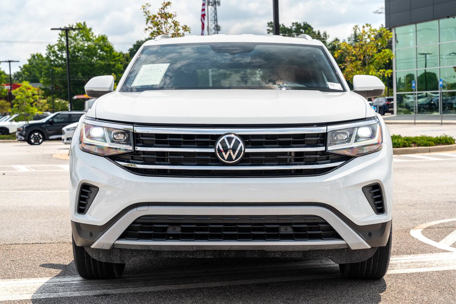 Used 2023 Volkswagen Atlas Cross Sport SE w/ Black Wheel Package FWD image 2