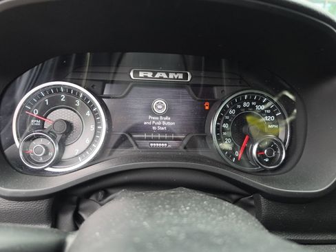 Used 2024 RAM 1500 Laramie AWD/4WD image 15