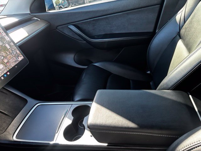 Used 2021 Tesla Model Y Long Range AWD/4WD image 23