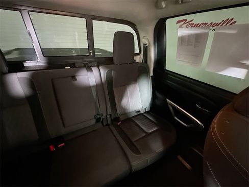 Used 2021 Nissan Titan SV w/ SV Convenience Package image 14