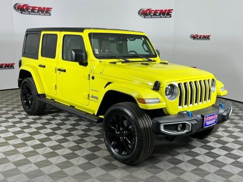 Used 2023 Jeep Wrangler Unlimited Sahara w/ Dual Top Group AWD/4WD image 2