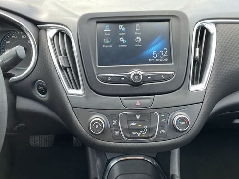Used 2018 Chevrolet Malibu LT FWD image 13