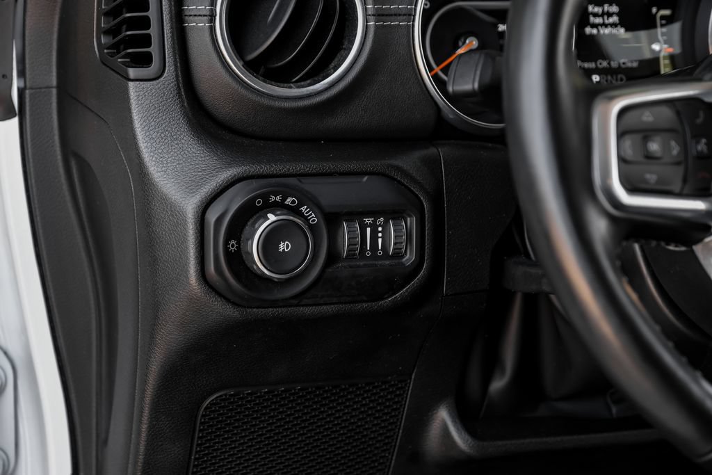 Used 2022 Jeep Wrangler Unlimited Sahara w/ Cold Weather Group AWD/4WD image 39