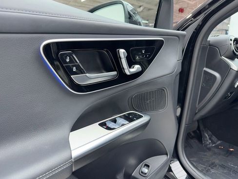 Used 2024 Mercedes-Benz GLC 300 4MATIC image 42