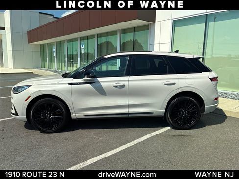 Certified 2023 Lincoln Corsair AWD w/ Equipment Group 101A image 2