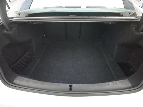 Used 2025 BMW 330i xDrive Sedan AWD/4WD image 10