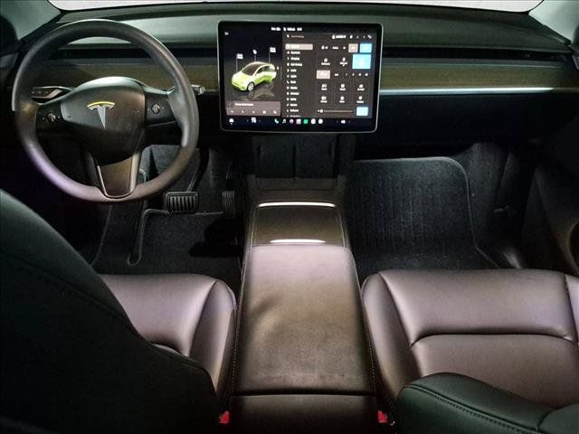 Used 2024 Tesla Model Y Long Range RWD image 14