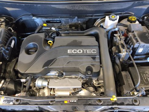 Used 2022 Chevrolet Equinox LT w/ Driver Convenience Package image 30