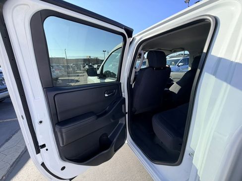 Used 2023 Nissan Frontier SV image 19