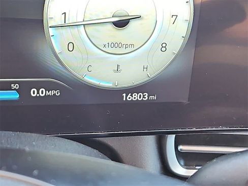 Certified 2024 Hyundai Elantra SEL w/ Convenience Package image 21