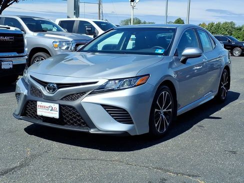 Used 2018 Toyota Camry SE w/ Protection Package (Q2) FWD image 3