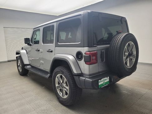 Used 2018 Jeep Wrangler Unlimited Sahara image 3