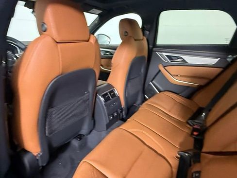 Certified 2026 Jaguar F-PACE R-Dynamic S image 31