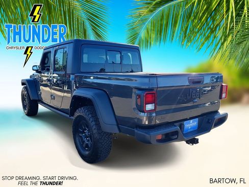 Used 2024 Jeep Gladiator Sport image 3