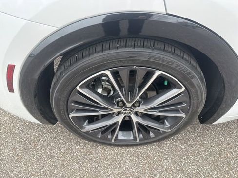 Used 2023 Toyota Prius XLE FWD image 15