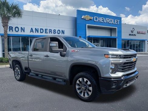 Used 2024 Chevrolet Silverado 2500 Custom w/ Custom Value Package image 1