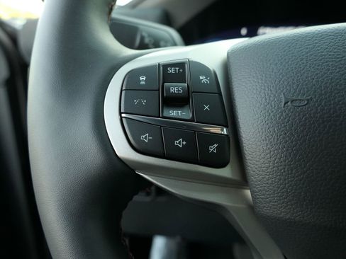 Used 2026 Ford Explorer Active w/ Active Comfort Package image 16