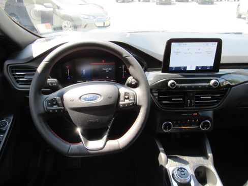 Used 2025 Ford Escape ST-Line FWD image 5