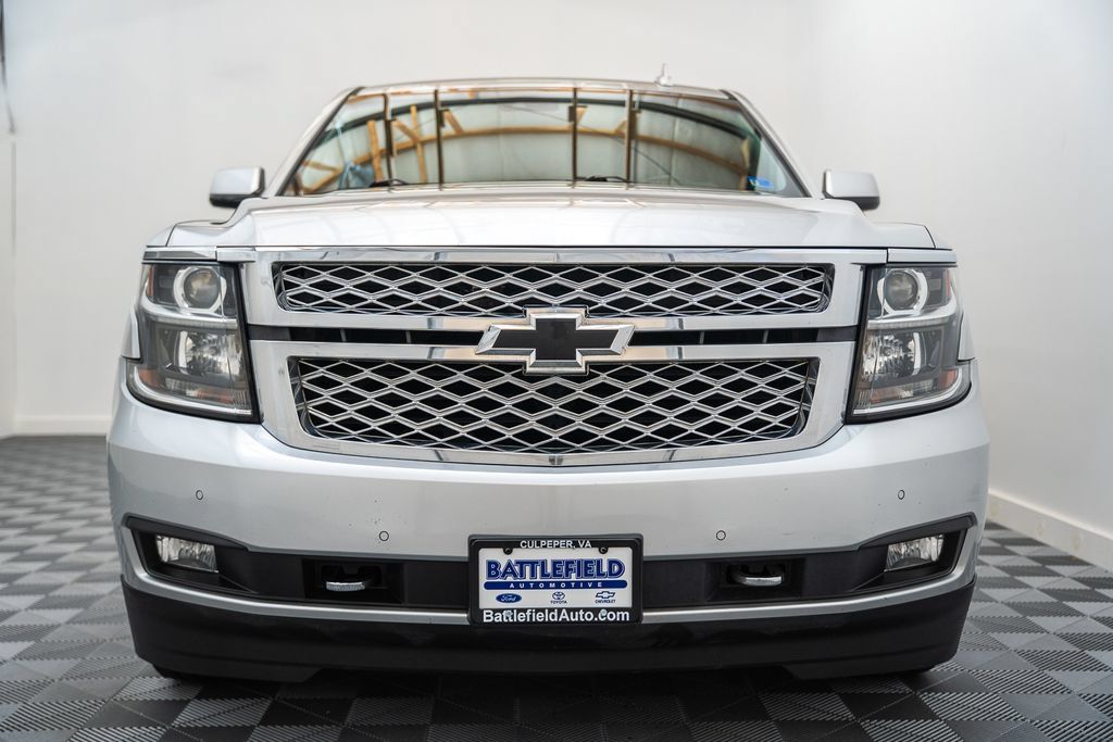 Used 2018 Chevrolet Suburban LT w/ LT Signature Package AWD/4WD image 2