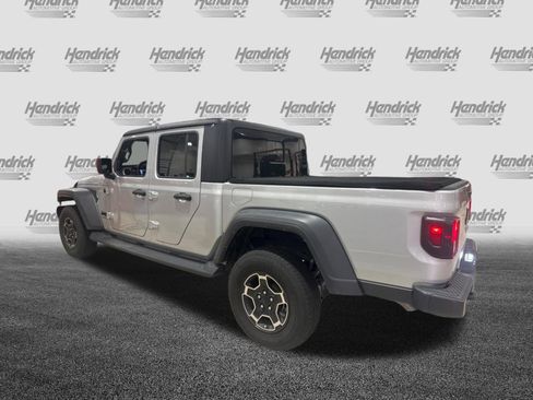 Used 2024 Jeep Gladiator Sport AWD/4WD image 9