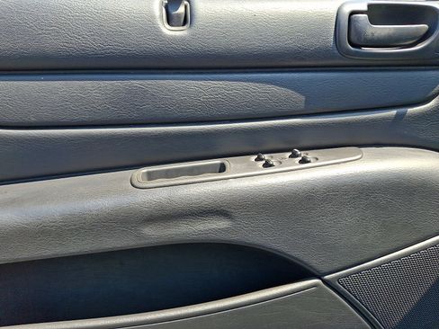 Used 2004 Chrysler Sebring LX FWD image 11