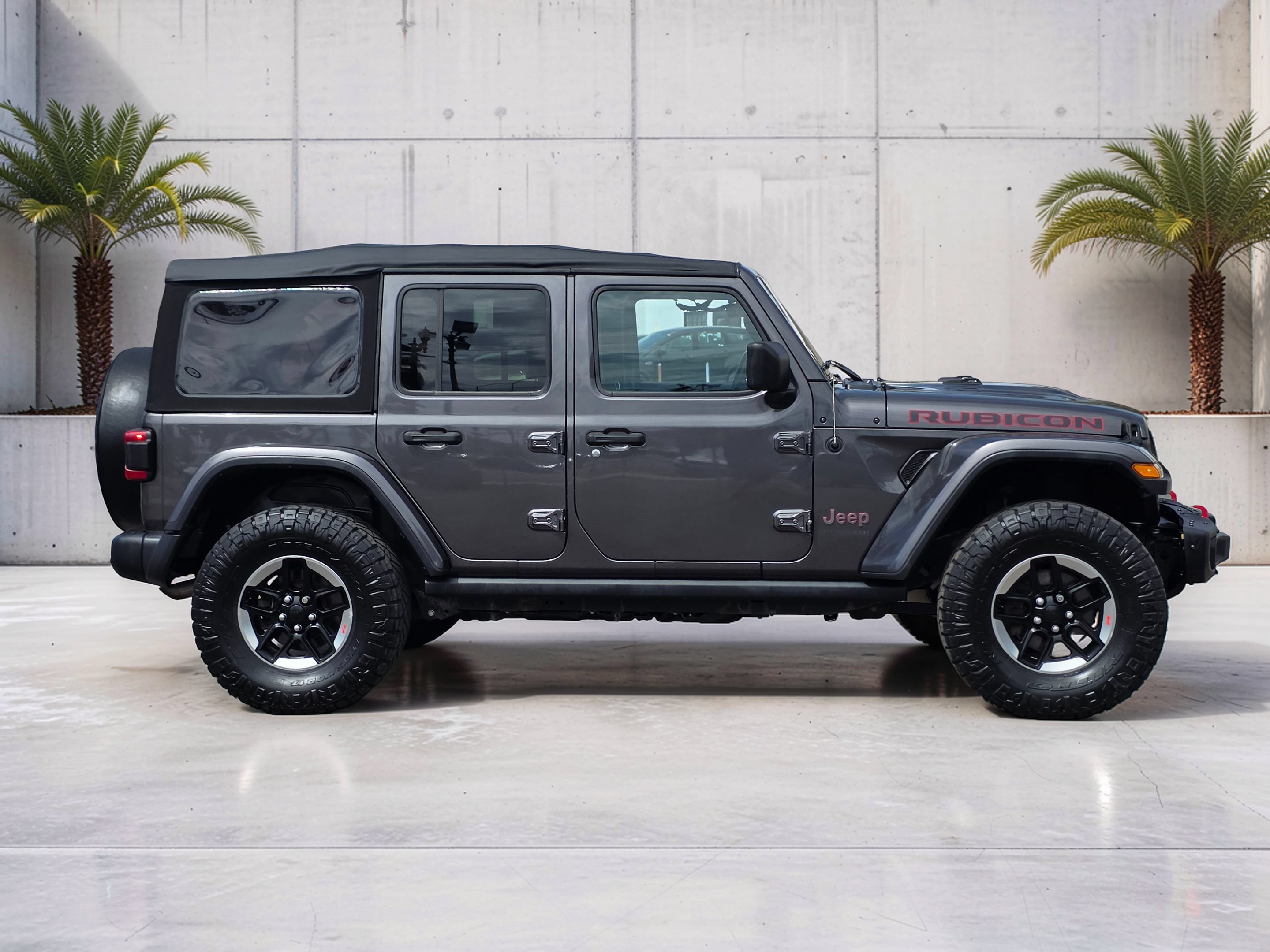 Used 2018 Jeep Wrangler Unlimited Rubicon w/ Dual Top Group AWD/4WD image 9
