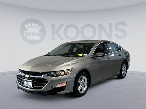 Used 2022 Chevrolet Malibu LS w/ LPO, Floor Liner Package FWD image 1