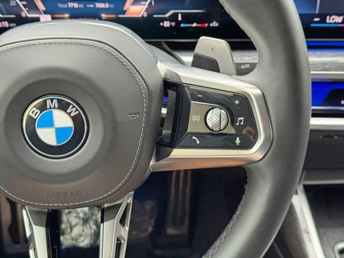 Used 2023 BMW 760i xDrive AWD/4WD image 25