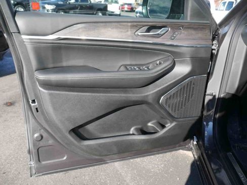 New 2025 Jeep Grand Cherokee Overland w/ Adv Protech Group III image 23