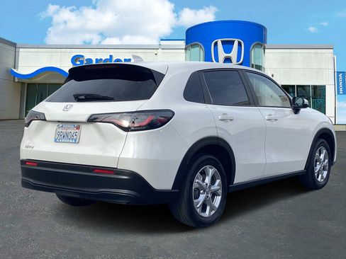 Certified 2025 Honda HR-V LX image 6