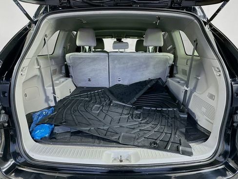Used 2019 Toyota Highlander LE image 24