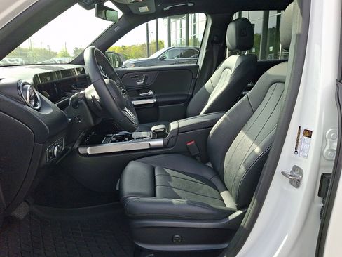 Used 2023 Mercedes-Benz GLB 250 4MATIC image 14
