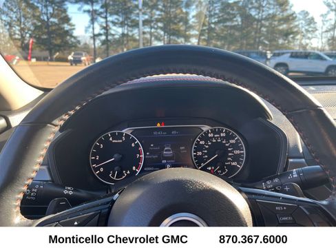 Used 2024 Nissan Altima 2.5 SR image 12