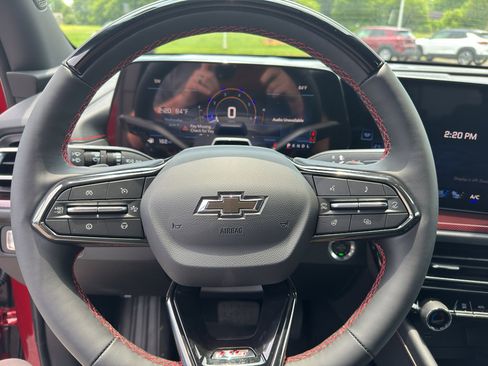 New 2025 Chevrolet Traverse RS image 30