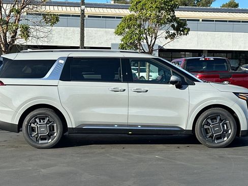 New 2026 Kia Carnival SX image 3