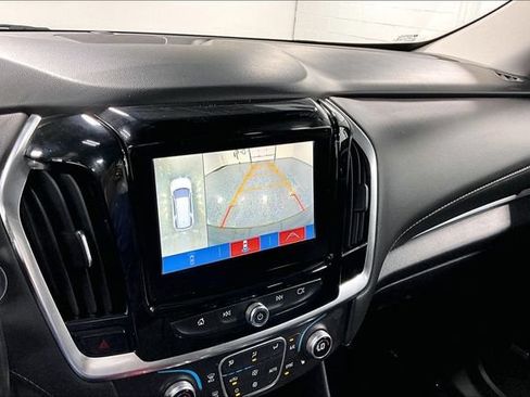 Used 2019 Chevrolet Traverse LT w/ LT Premium Package AWD/4WD image 16